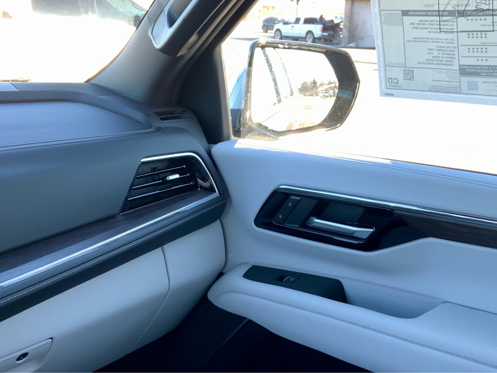 Thumbnail: 2026 Chevrolet Suburban - 42