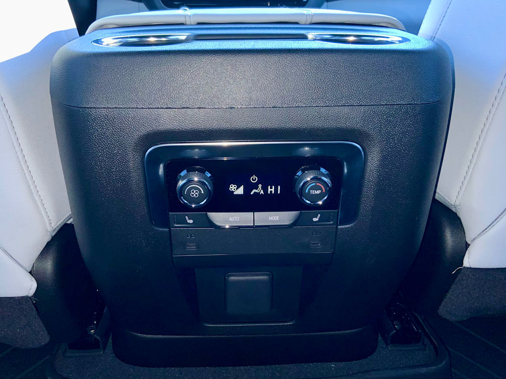 Thumbnail: 2026 Chevrolet Suburban - 51