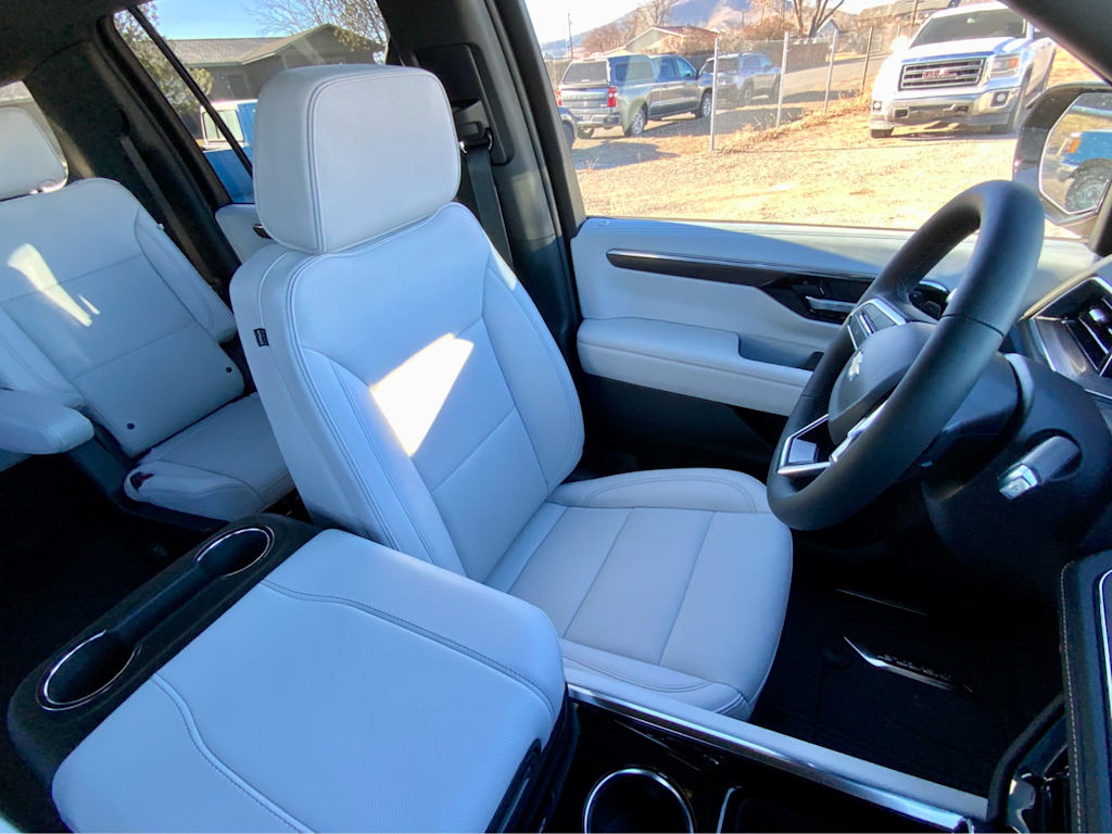 Thumbnail: 2026 Chevrolet Suburban - 36