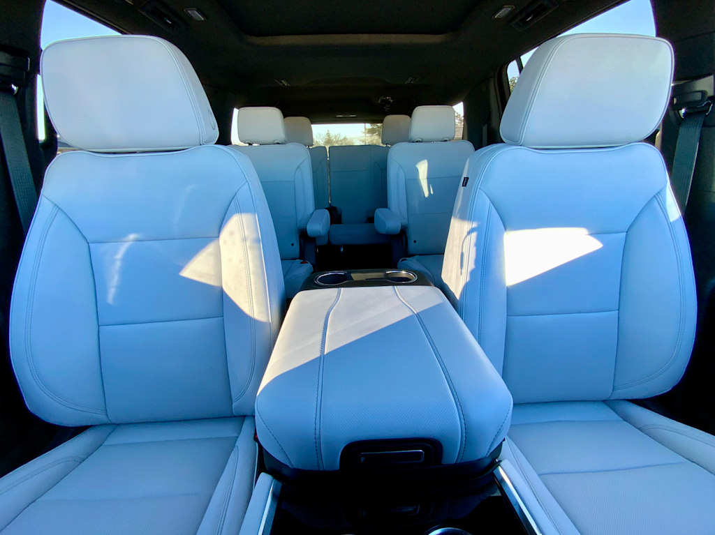 Thumbnail: 2026 Chevrolet Suburban - 39