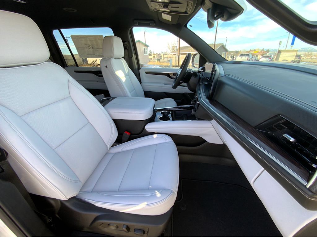 2025 Chevrolet Suburban Premier 12