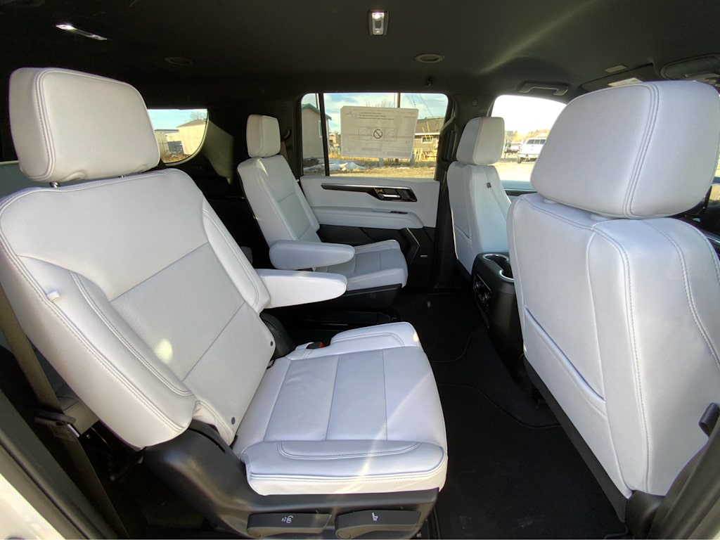 2025 Chevrolet Suburban Premier 13