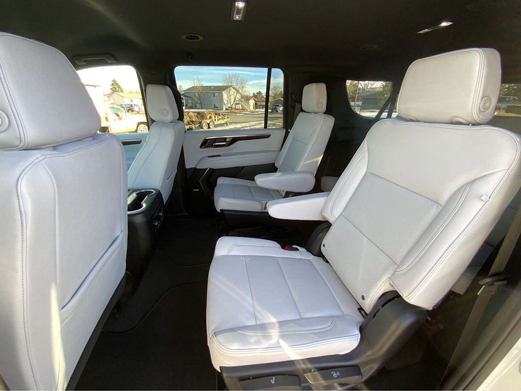 2025 Chevrolet Suburban Premier 24