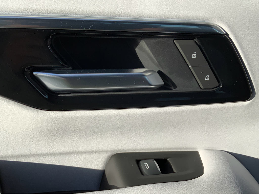 2025 Chevrolet Suburban Premier 32