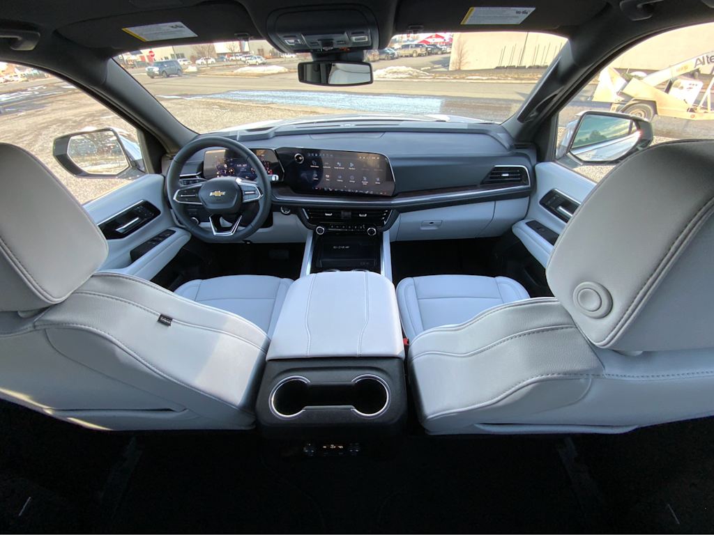 2025 Chevrolet Suburban Premier 2