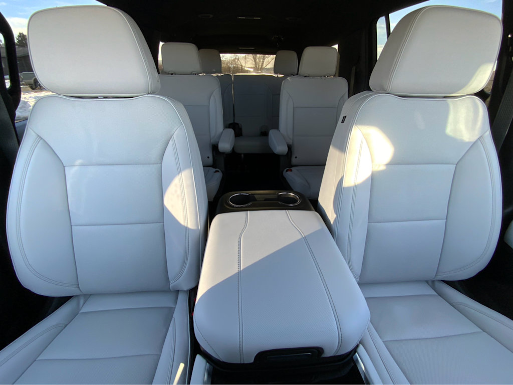 2025 Chevrolet Suburban Premier 26