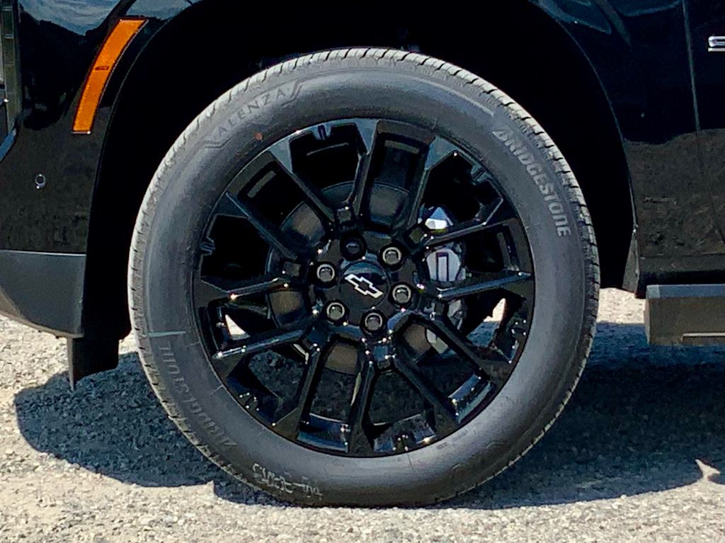 Thumbnail: 2026 Chevrolet Suburban - 8