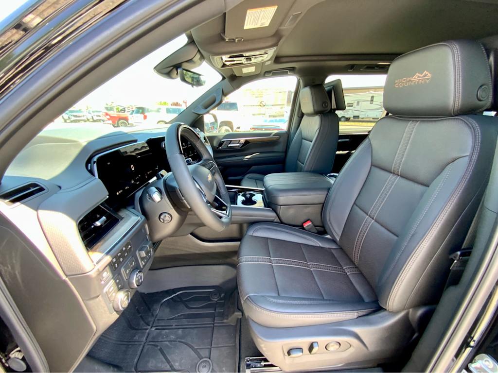 Thumbnail: 2026 Chevrolet Suburban - 10