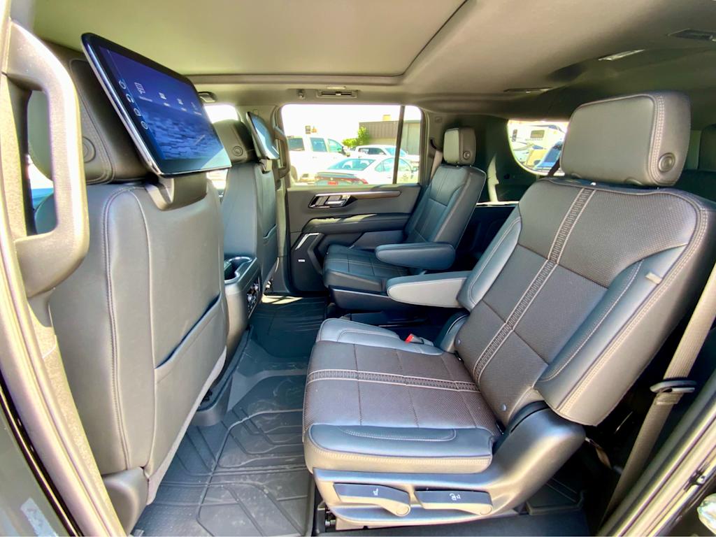 Thumbnail: 2026 Chevrolet Suburban - 12