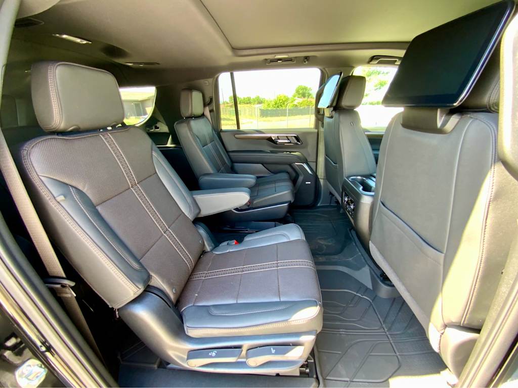Thumbnail: 2026 Chevrolet Suburban - 30