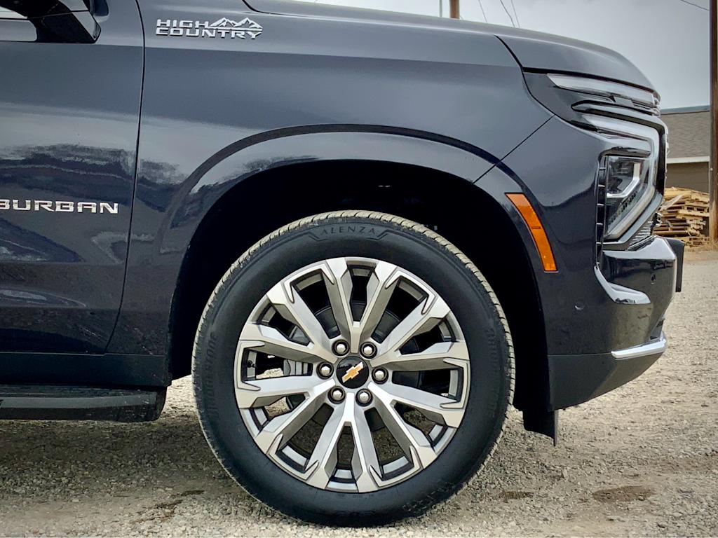 2025 Chevrolet Suburban High Country 8