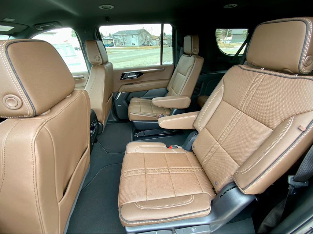 2025 Chevrolet Suburban High Country 32