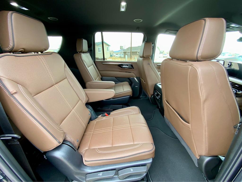 2025 Chevrolet Suburban High Country 12