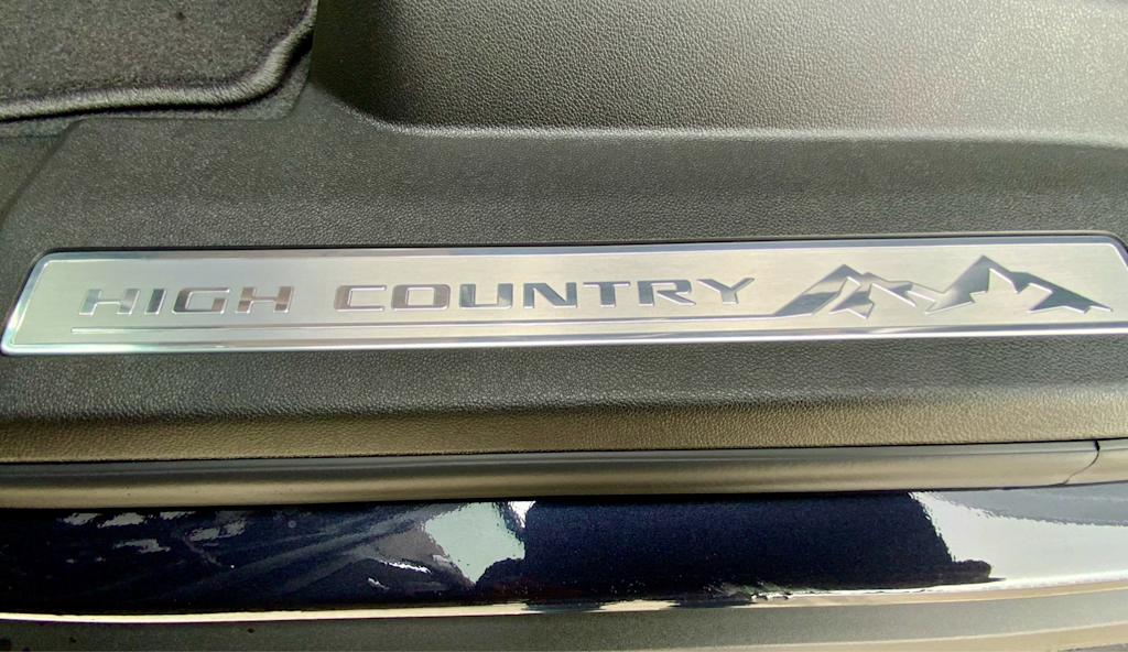 2025 Chevrolet Suburban High Country 19