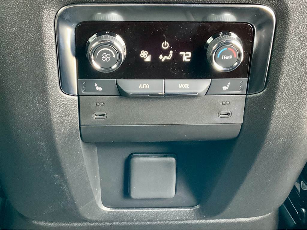 2025 Chevrolet Suburban High Country 43