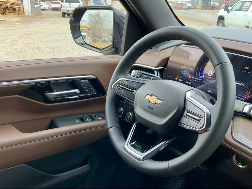 2025 Chevrolet Suburban High Country 30