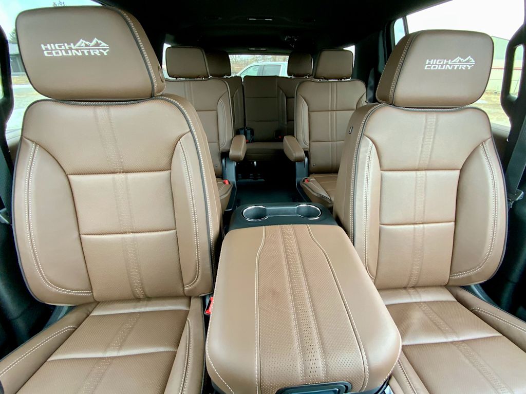 2025 Chevrolet Suburban High Country 34