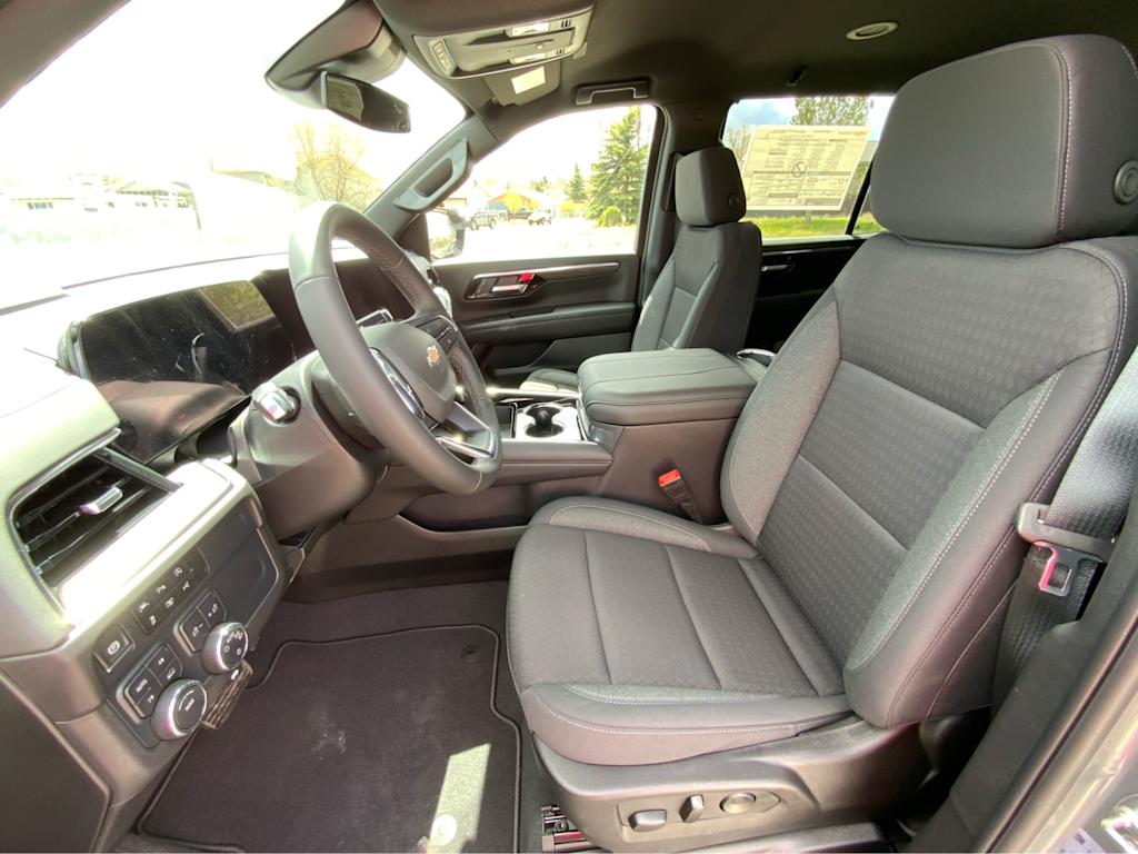 2025 Chevrolet Tahoe LS 10