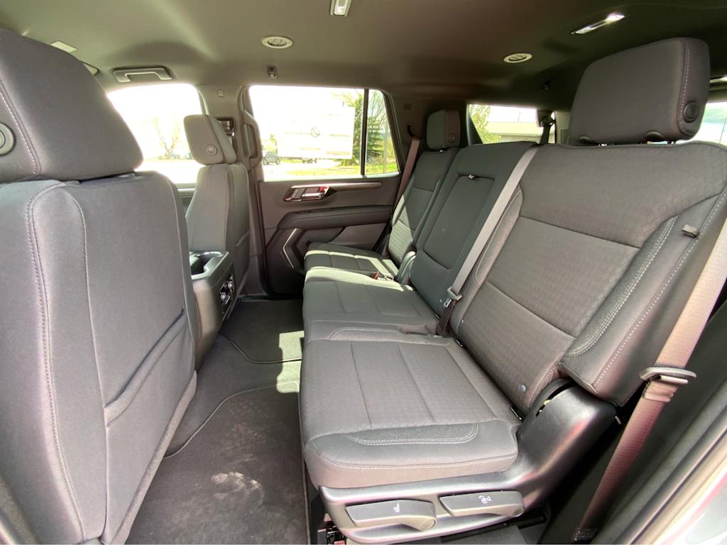 2025 Chevrolet Tahoe LS 12