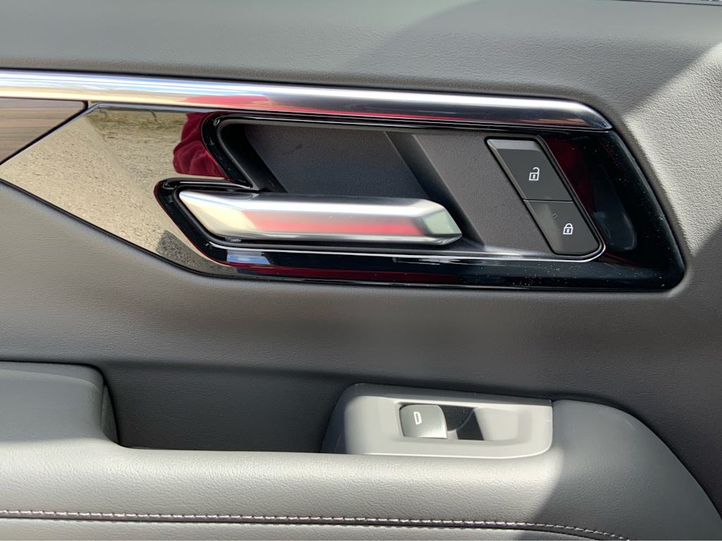 2025 Chevrolet Tahoe LS 44