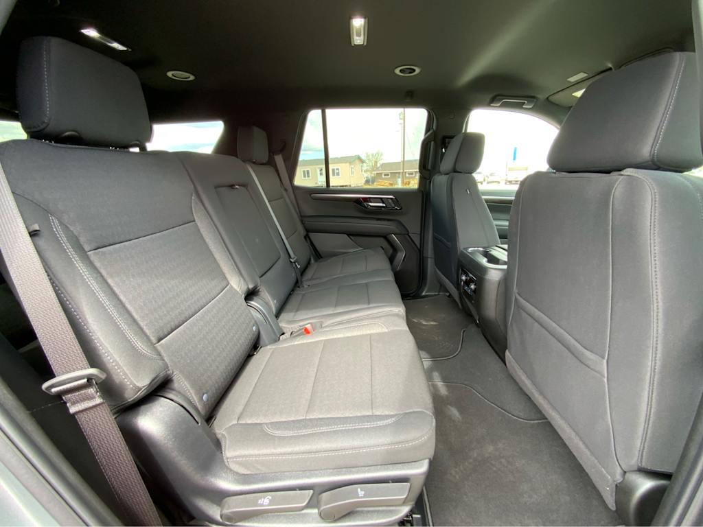 2025 Chevrolet Tahoe LS 32