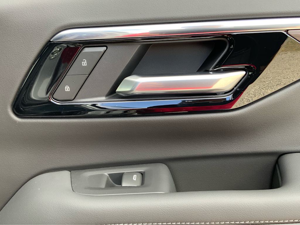 2025 Chevrolet Tahoe LS 46