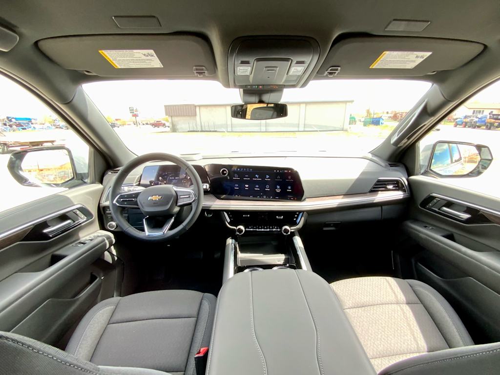 2025 Chevrolet Tahoe LS 2