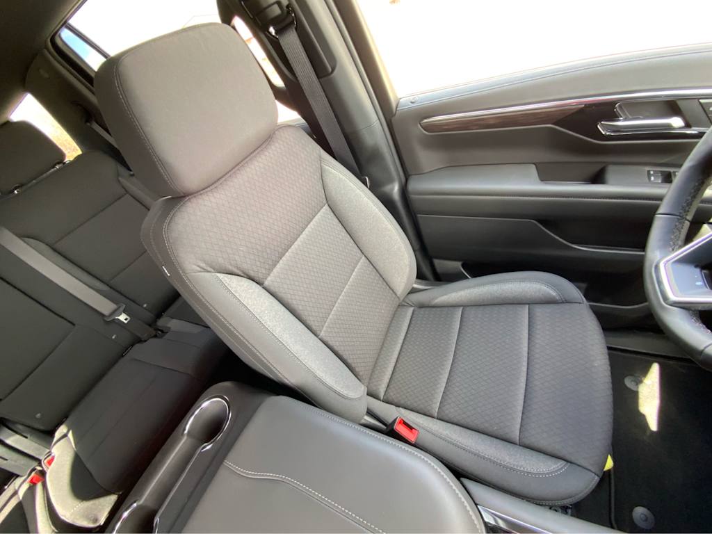 2025 Chevrolet Tahoe LS 33