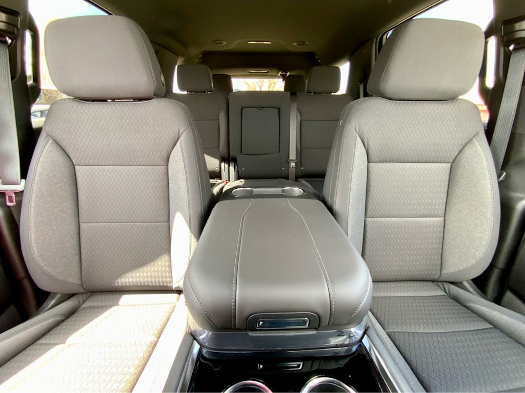 2025 Chevrolet Tahoe LS 36