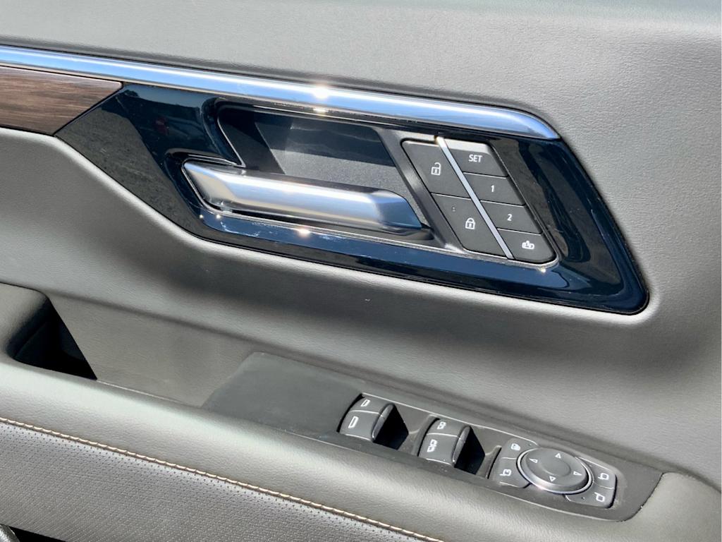 Thumbnail: 2026 Chevrolet Tahoe - 44