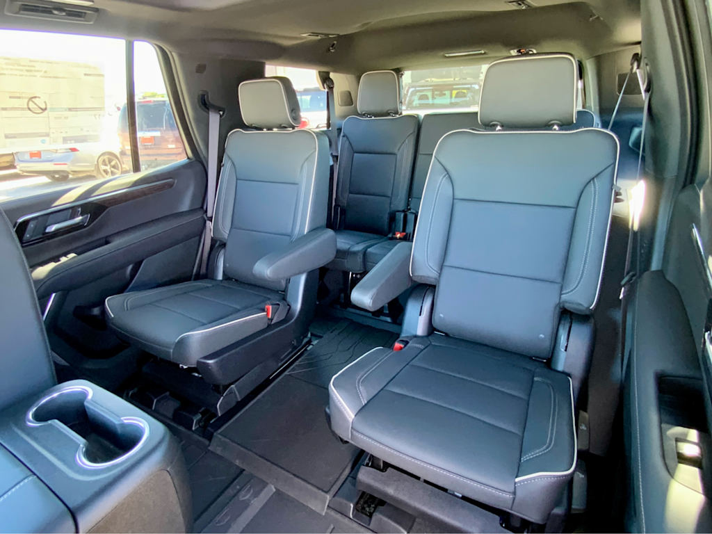 Thumbnail: 2026 Chevrolet Tahoe - 32