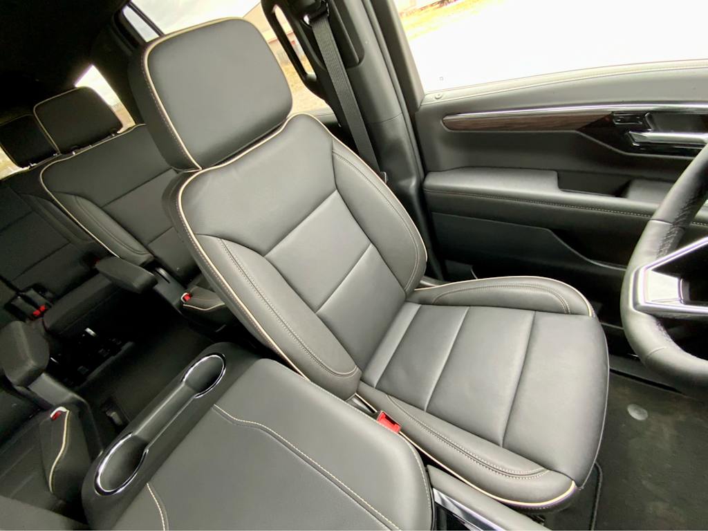 2025 Chevrolet Tahoe Premier 34