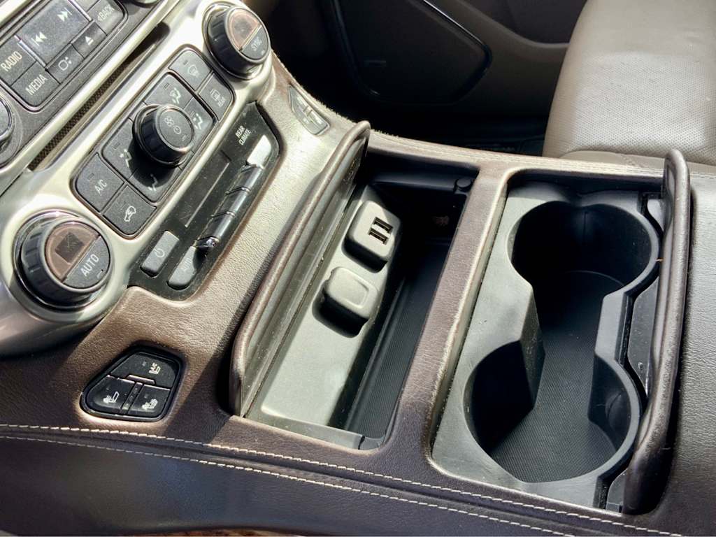 Thumbnail: 2015 Chevrolet Tahoe - 35