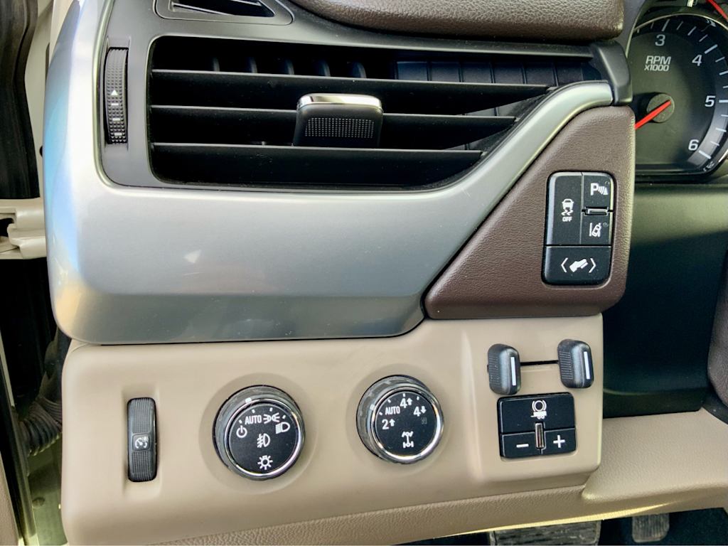 Thumbnail: 2015 Chevrolet Tahoe - 37