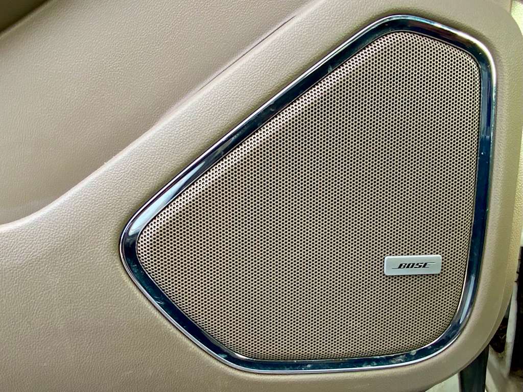 Thumbnail: 2015 Chevrolet Tahoe - 45