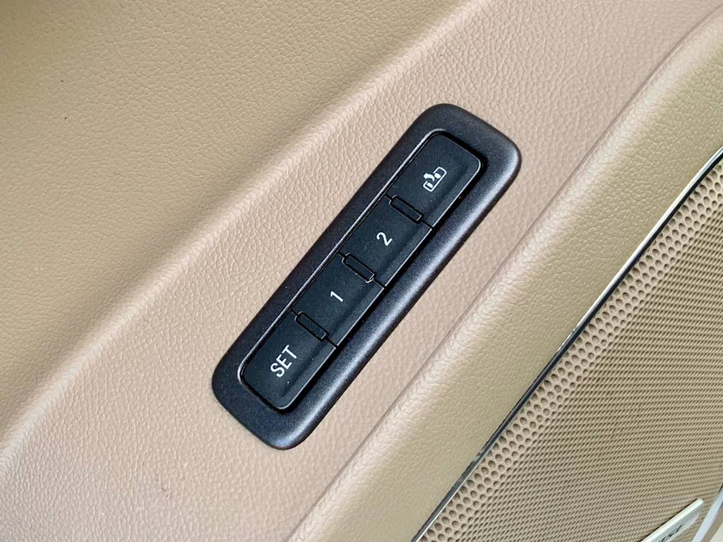 Thumbnail: 2015 Chevrolet Tahoe - 44