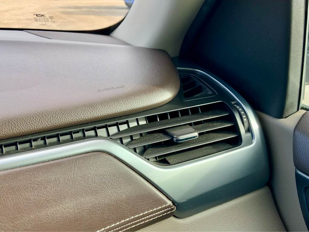 Thumbnail: 2015 Chevrolet Tahoe - 38