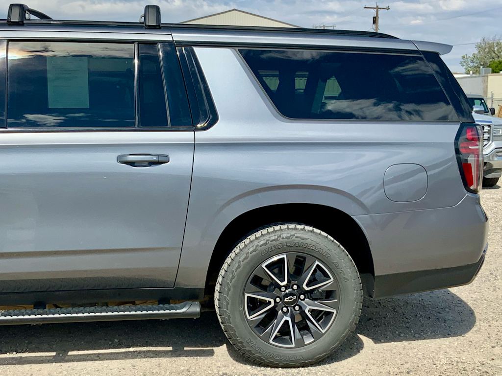 Thumbnail: 2022 Chevrolet Suburban - 8