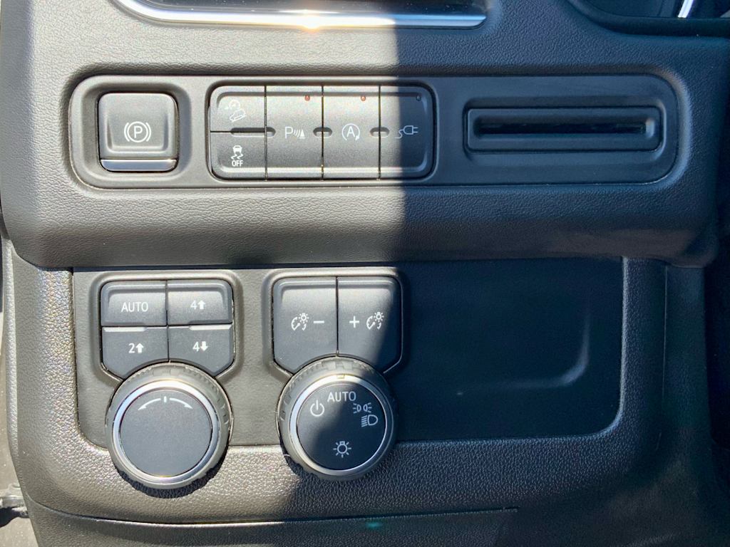 Thumbnail: 2021 Chevrolet Suburban - 38