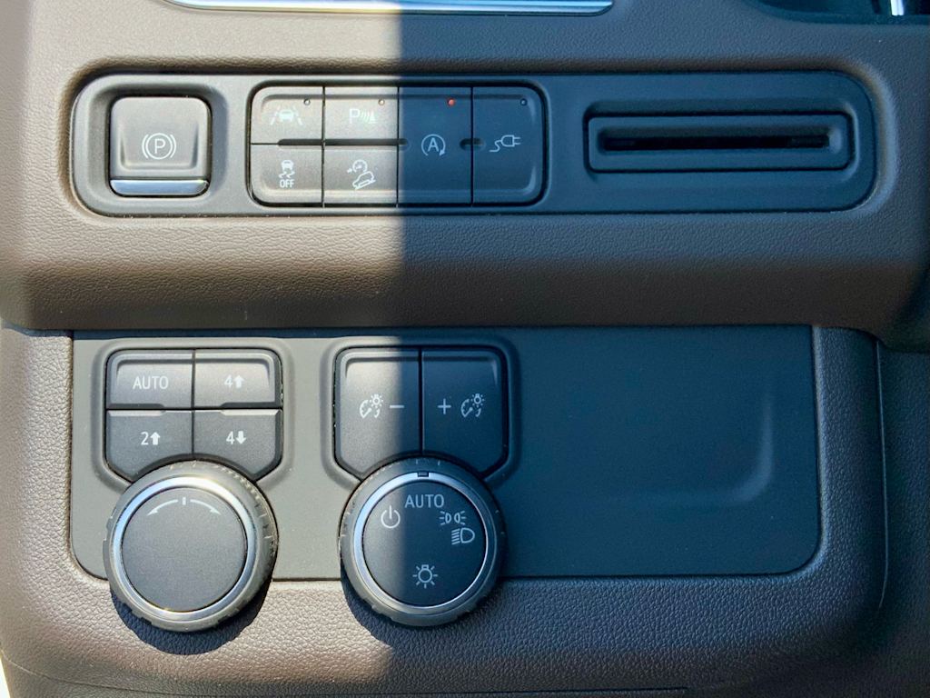 Thumbnail: 2021 Chevrolet Tahoe - 34