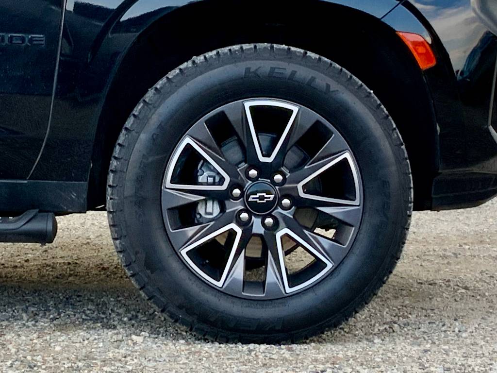 Thumbnail: 2023 Chevrolet Tahoe - 8