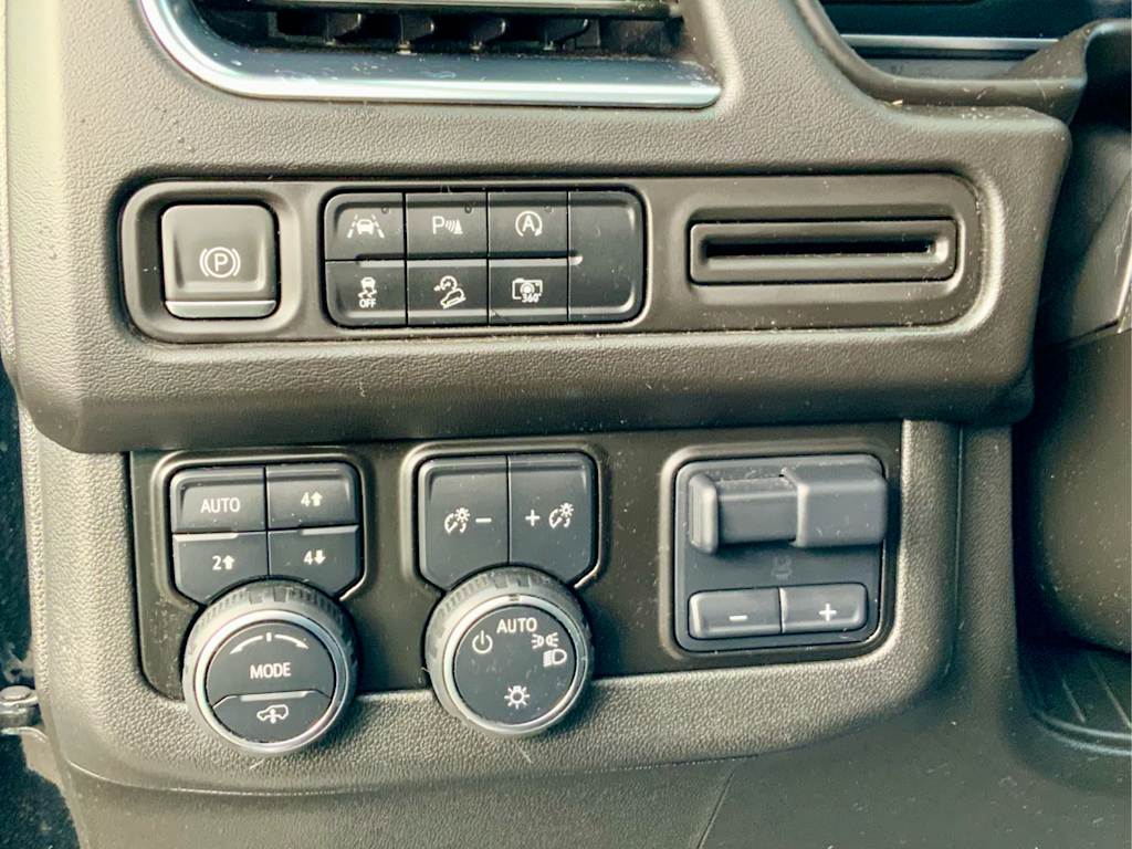 Thumbnail: 2023 Chevrolet Tahoe - 45