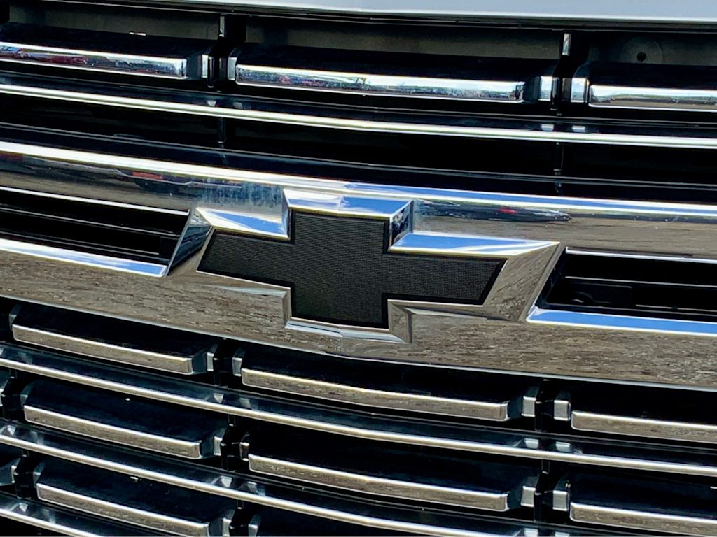 Thumbnail: 2023 Chevrolet Tahoe - 8