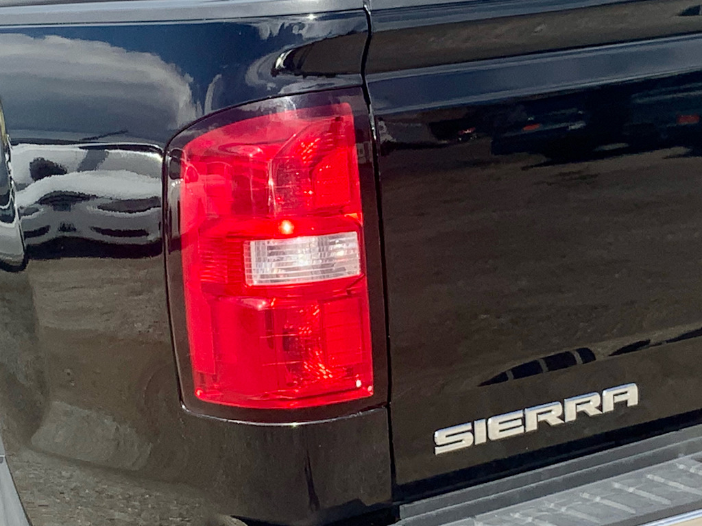 Thumbnail: 2018 GMC Sierra 2500 - 24