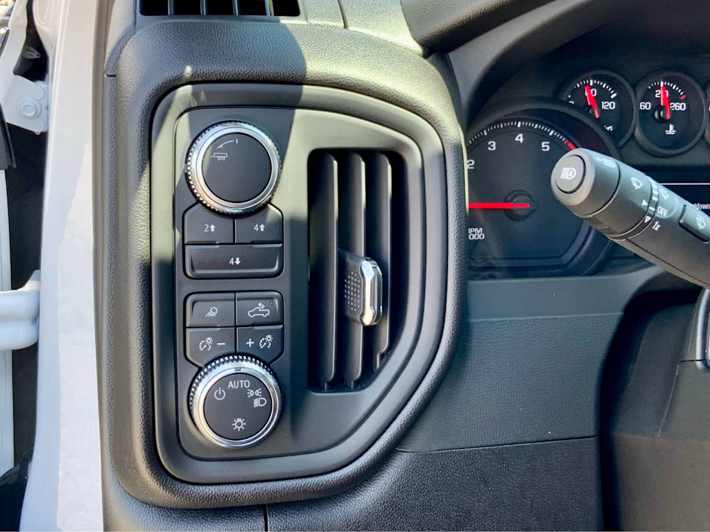 Thumbnail: 2025 GMC Sierra 3500 - 42