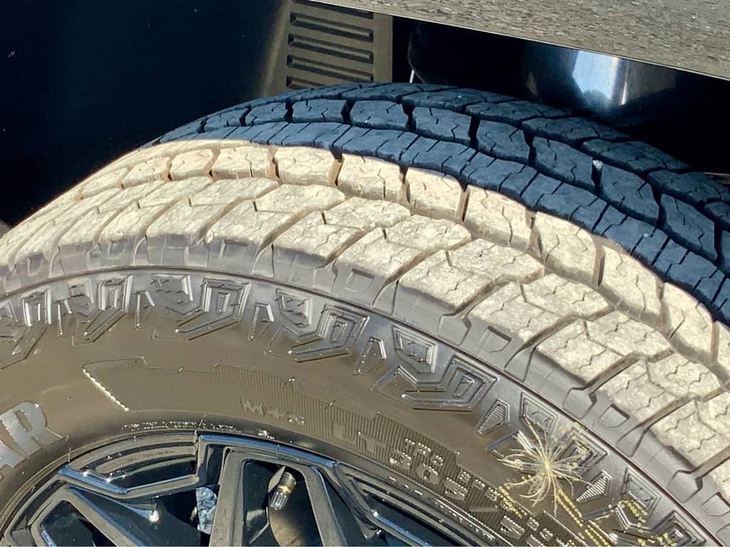 Thumbnail: 2025 GMC Hummer EV - 34