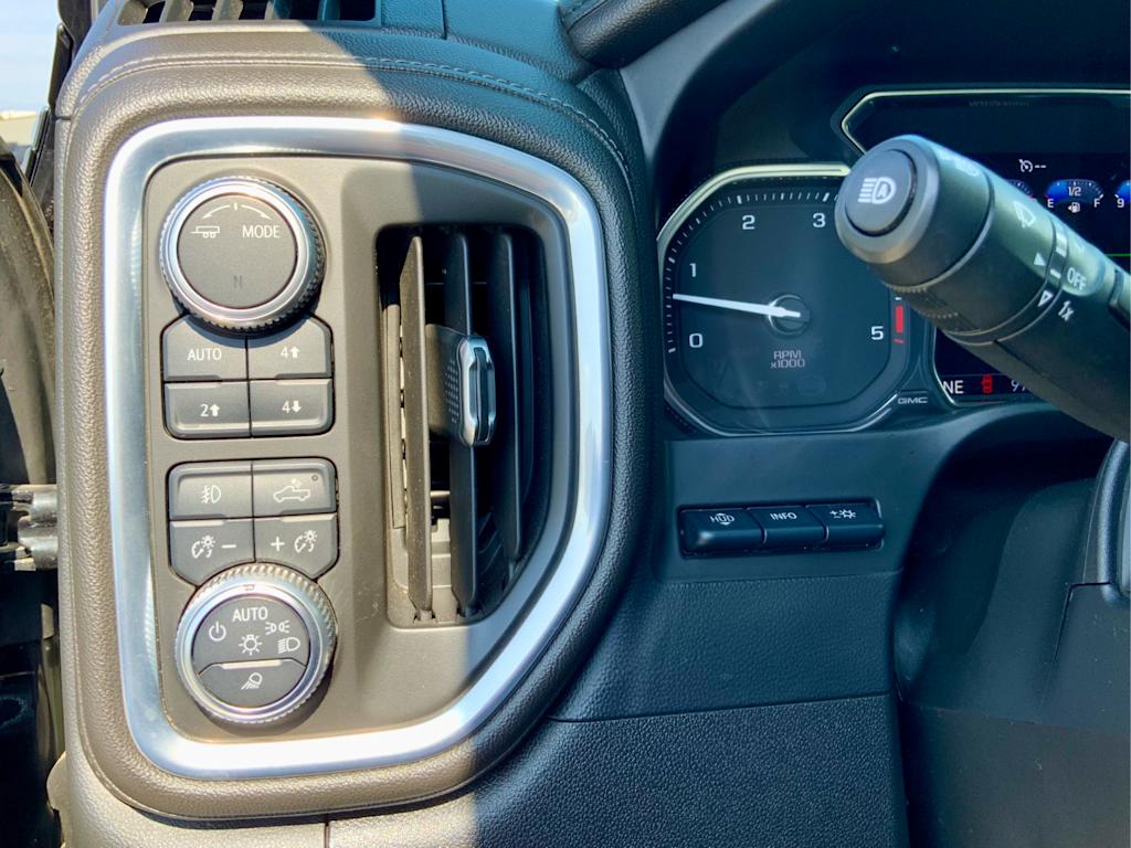 Thumbnail: 2020 GMC Sierra 2500 - 40