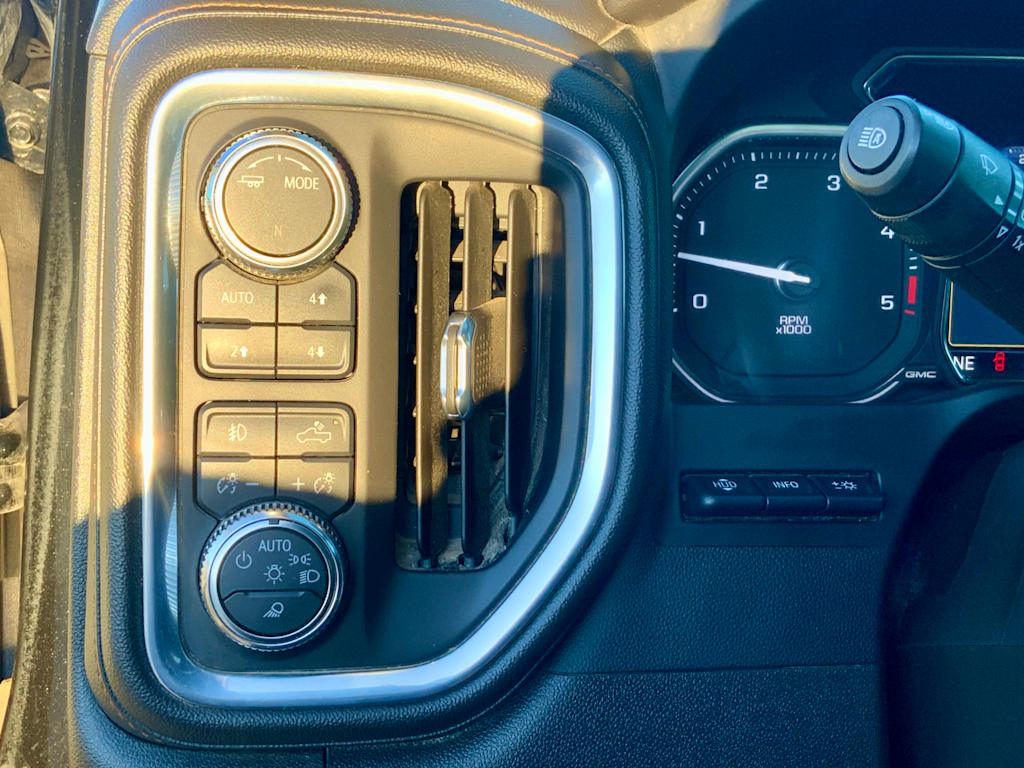 Thumbnail: 2022 GMC Sierra 3500 - 50