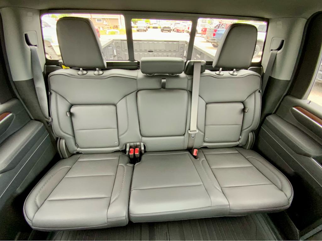 2026 GMC Sierra 2500HD Denali - Photo 40