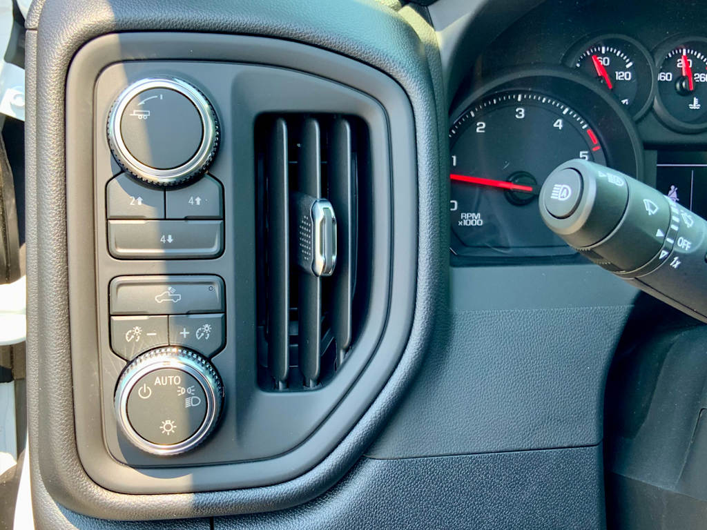 Thumbnail: 2026 GMC Sierra 3500 - 40